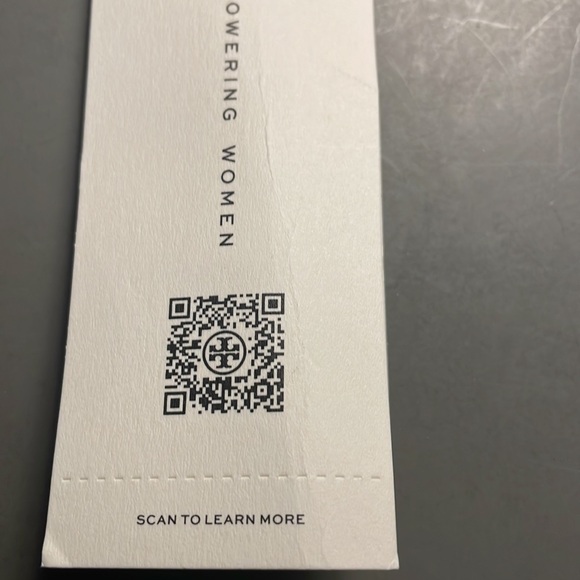 TORY BURCH Britten Embossed small adjustable shoulder bag - Picture 11 of 11